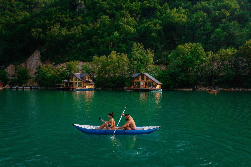 Aktywny wypoczynek nad Regą – szlaki piesze, kajaki i parki wokół Zacisze11